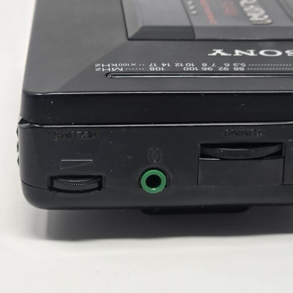 Sony Walkman WM-AF23 Cassette AM/FM Radio Original Packaging New Belts WORKS - Picture 12 of 16